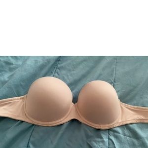 Victoria’s Secret strapless bra